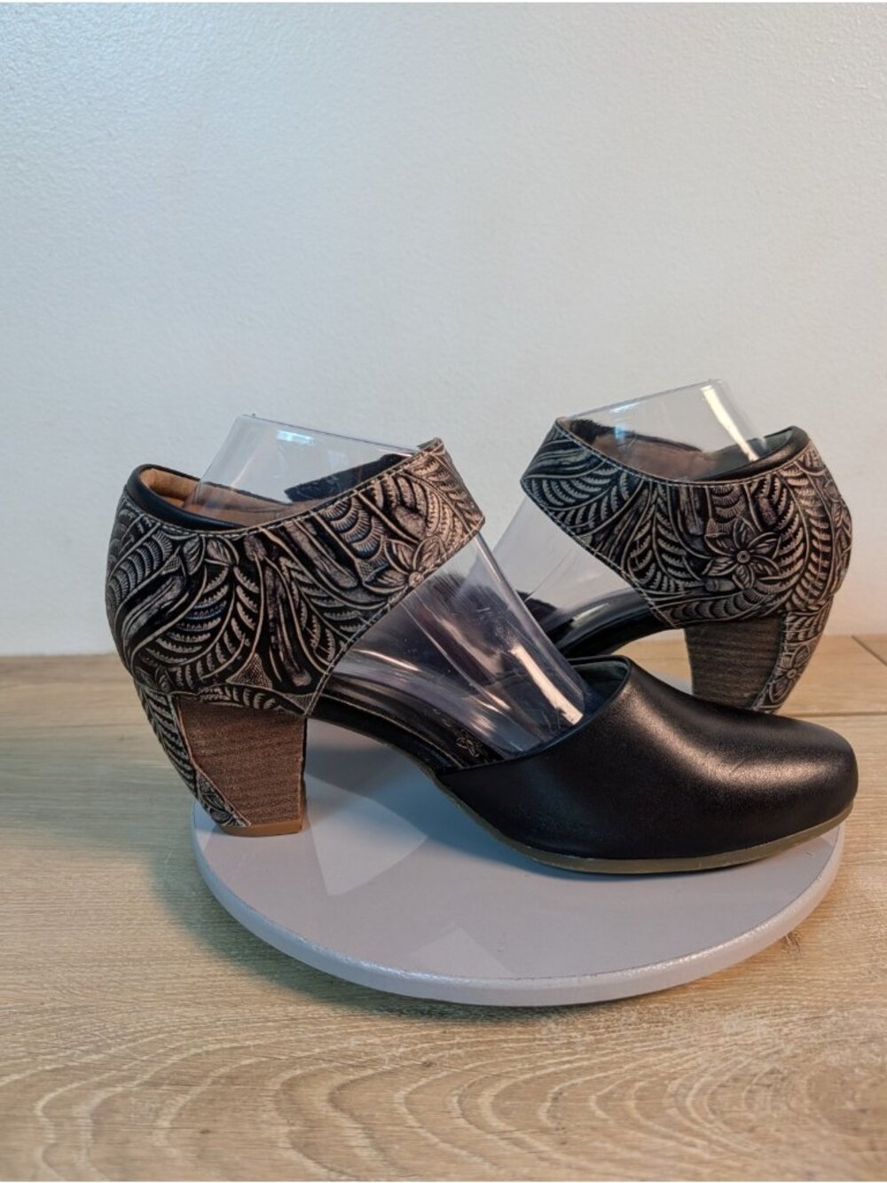 L'Artiste by Spring Step Toolie Black Tooled Leather Mary Jane Shoes Women's 41